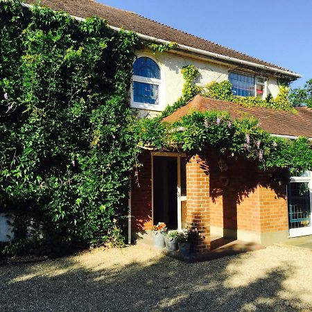 Hampreston Stapehill Lodge B&B المظهر الخارجي الصورة