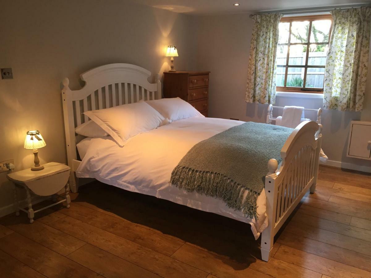 Hampreston Stapehill Lodge B&B المظهر الخارجي الصورة