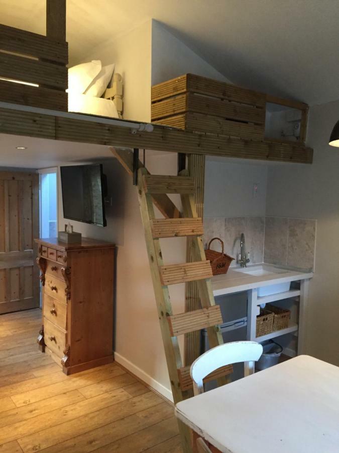 Hampreston Stapehill Lodge B&B المظهر الخارجي الصورة