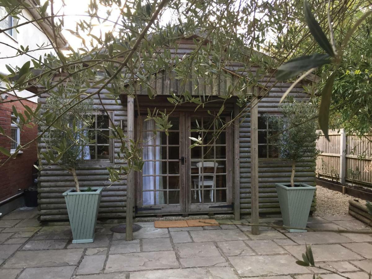 Hampreston Stapehill Lodge B&B المظهر الخارجي الصورة