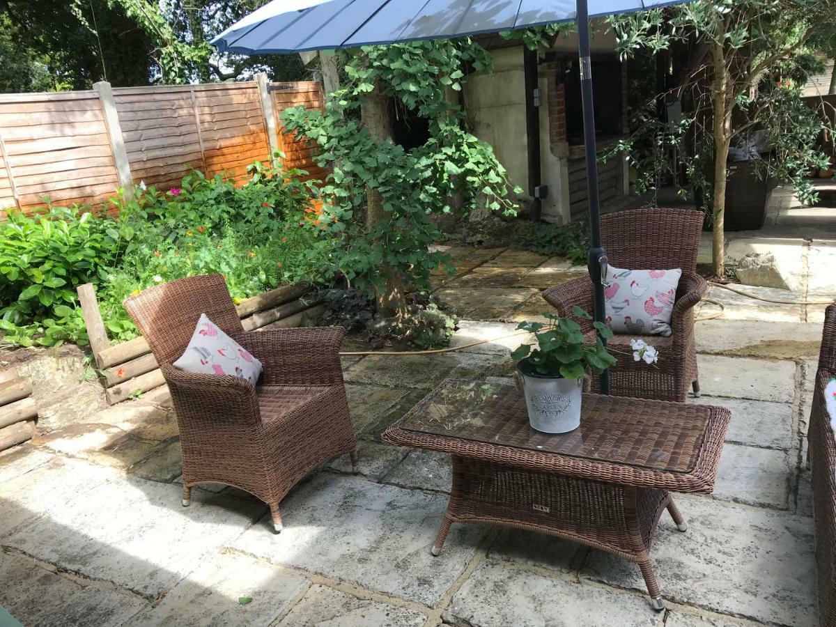 Hampreston Stapehill Lodge B&B المظهر الخارجي الصورة