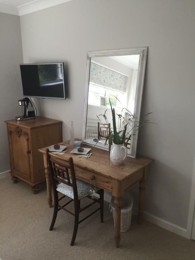 Hampreston Stapehill Lodge B&B المظهر الخارجي الصورة