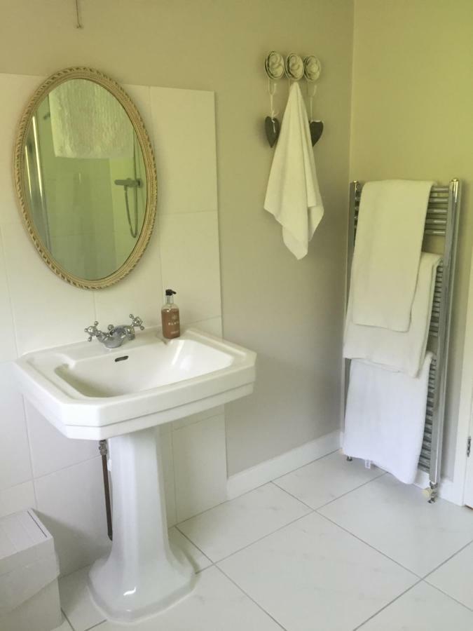 Hampreston Stapehill Lodge B&B المظهر الخارجي الصورة